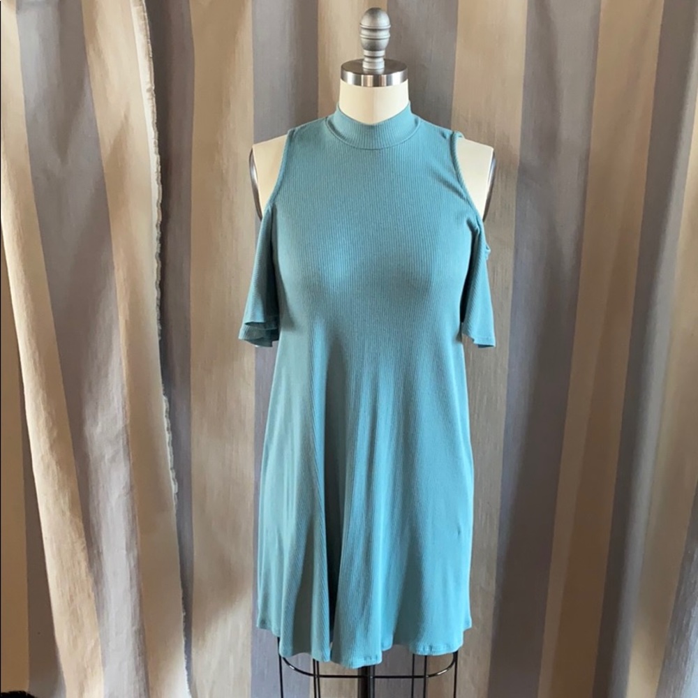 NWT Soprano cold shoulder spring dress in Sage